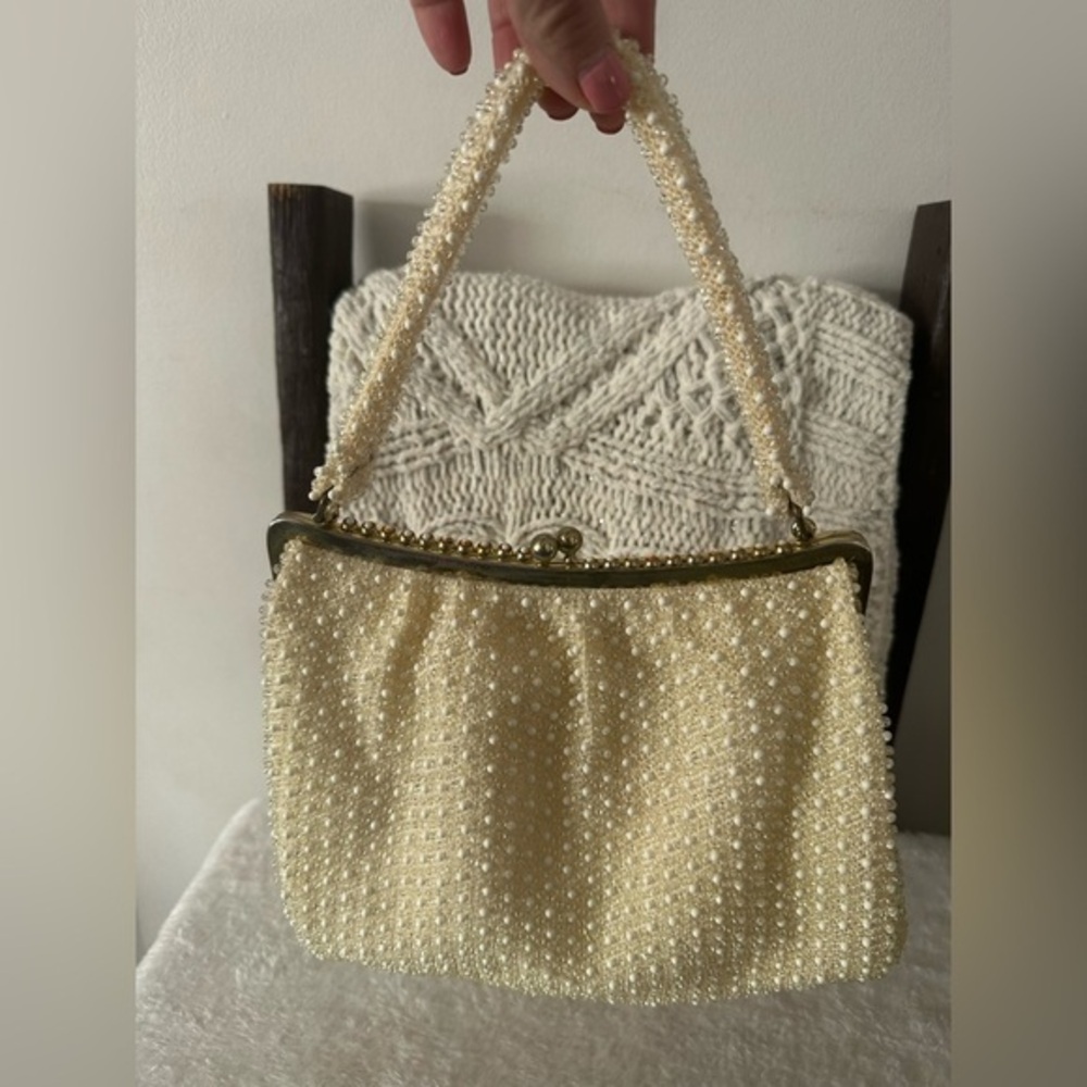 Vintage 1960’s Corde-Beaded Handbag With Kiss Lock